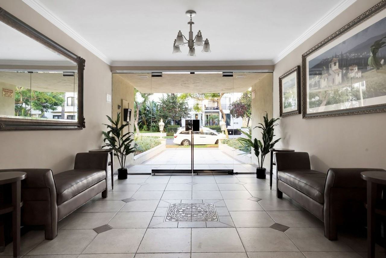 432 N Palm Dr - Photo 5 of 14