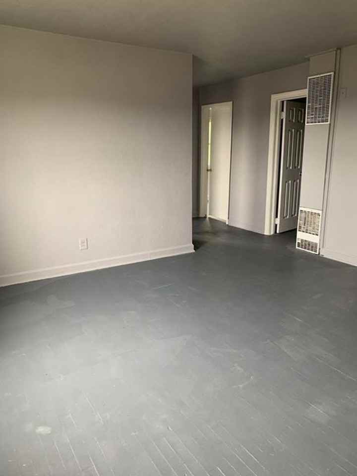 Providence Square Apartments - Photo 6 of 7