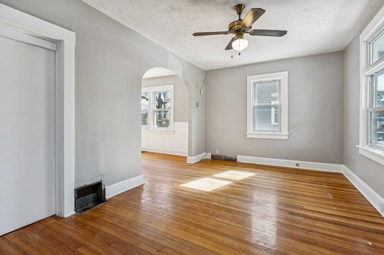 1007 N 49th St - Photo 3 of 17