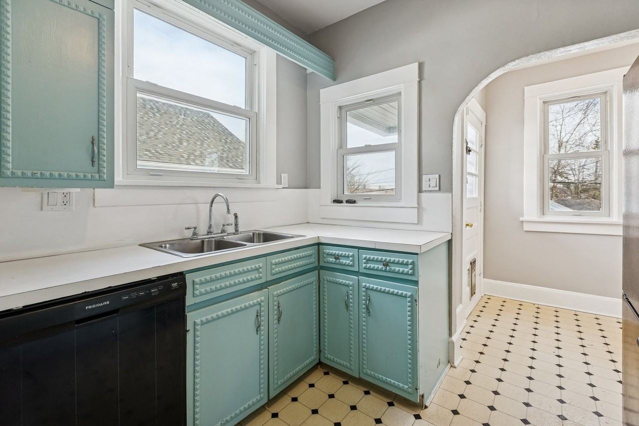 1007 N 49th St - Photo 5 of 17