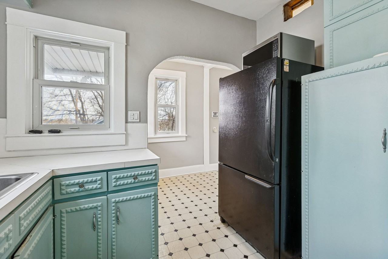 1007 N 49th St - Photo 6 of 17