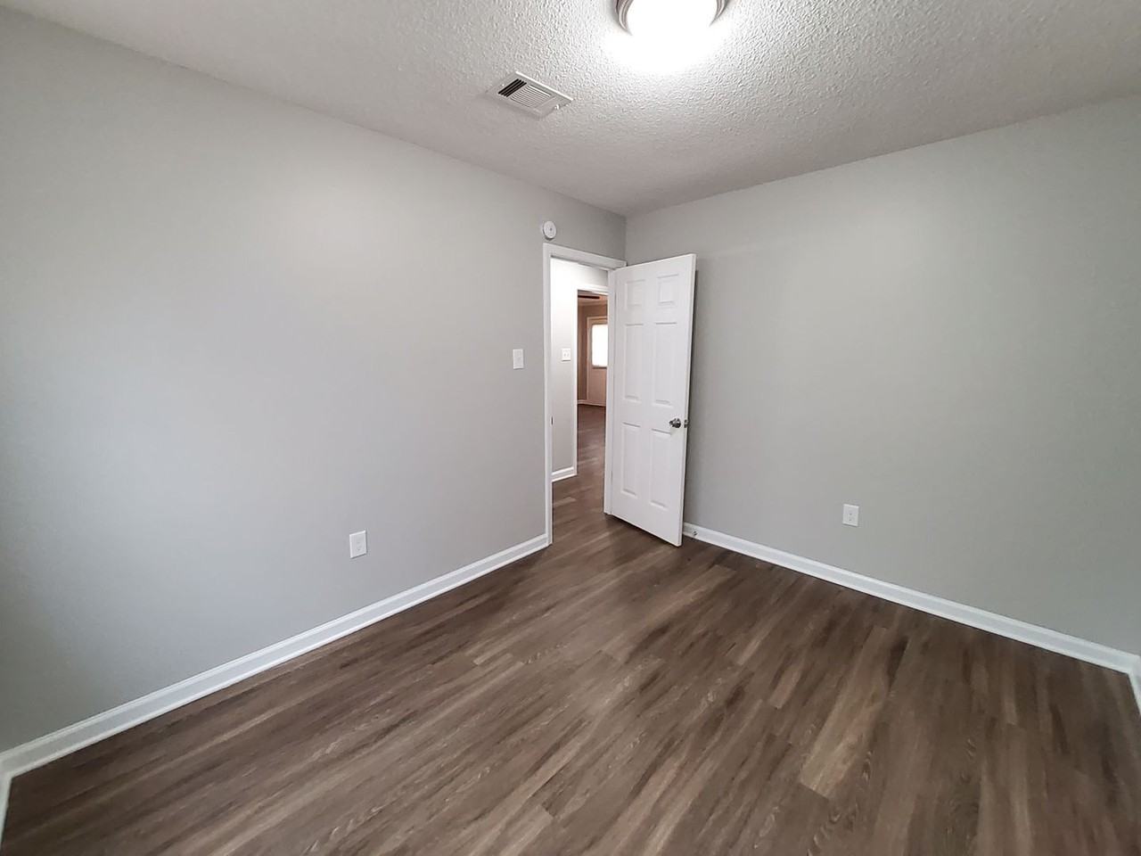 5950 Beauvoir Dr - Photo 5 of 18