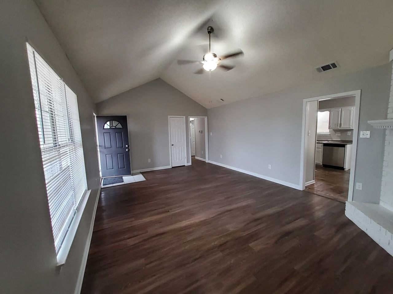 4652 Crestfield Rd - Photo 6 of 16