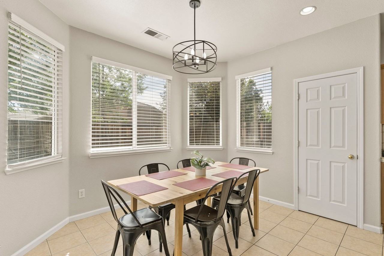 10640 Arbor Way - Photo 7 of 36