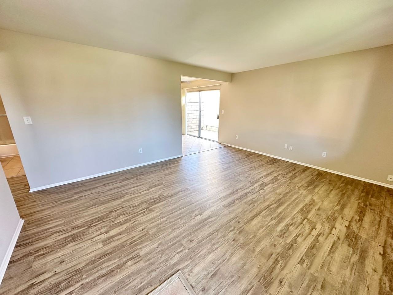 Spacious 3 - Photo 3 of 38