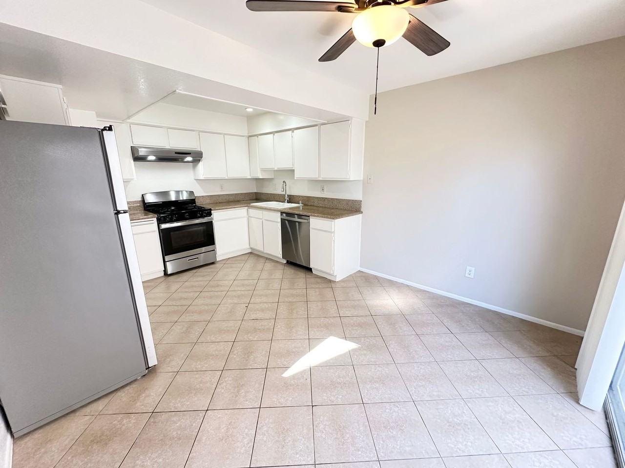 Spacious 3 - Photo 4 of 38