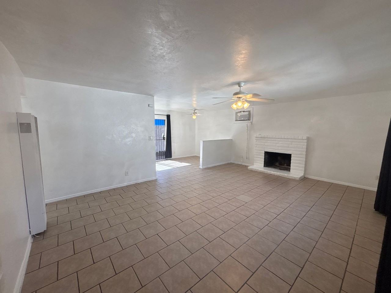 826 Astor St - Photo 2 of 17