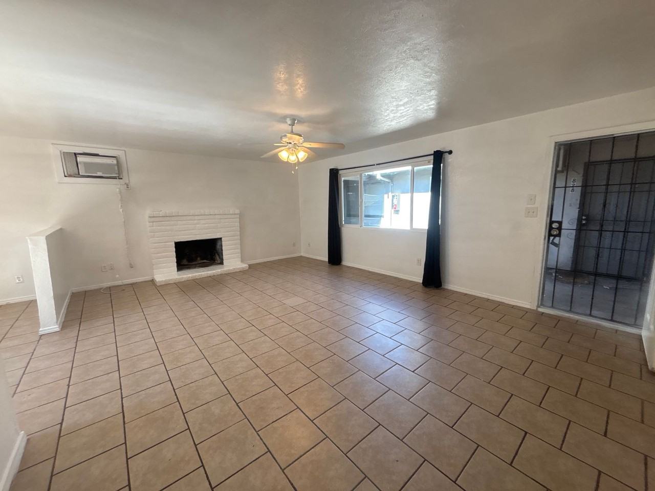 826 Astor St - Photo 3 of 17