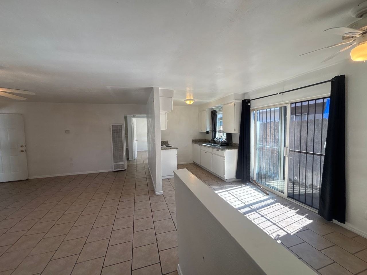 826 Astor St - Photo 5 of 17