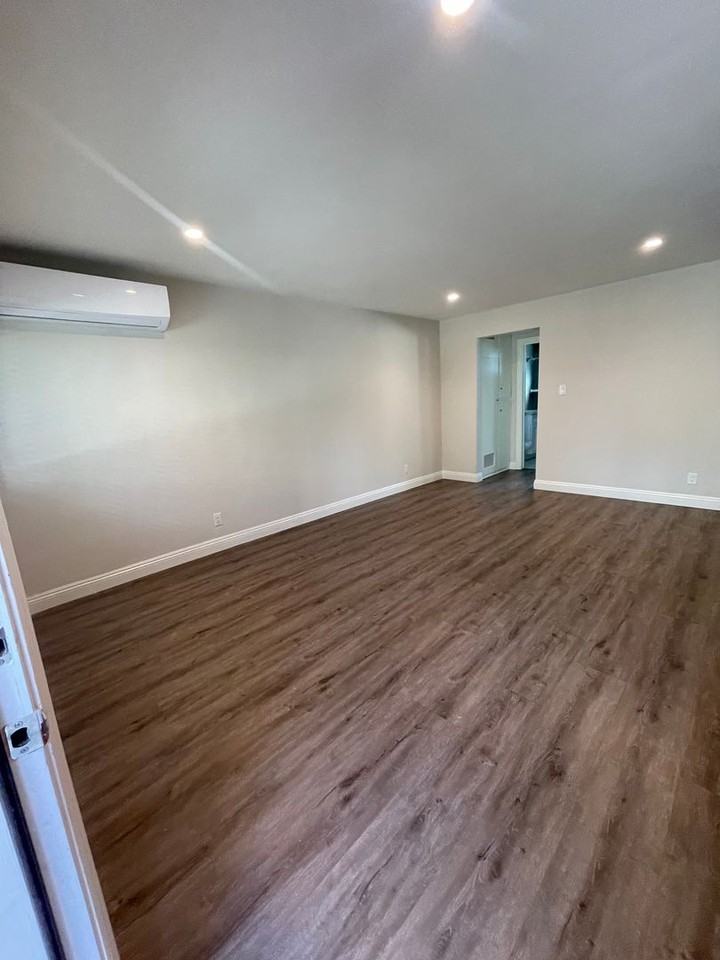 1010 Scott Street - Photo 3 of 35