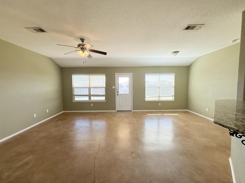 3202 Rockwall Dr - Photo 4 of 40