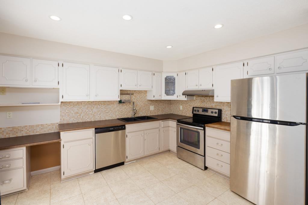 9619 Outlook Dr - Photo 2 of 26