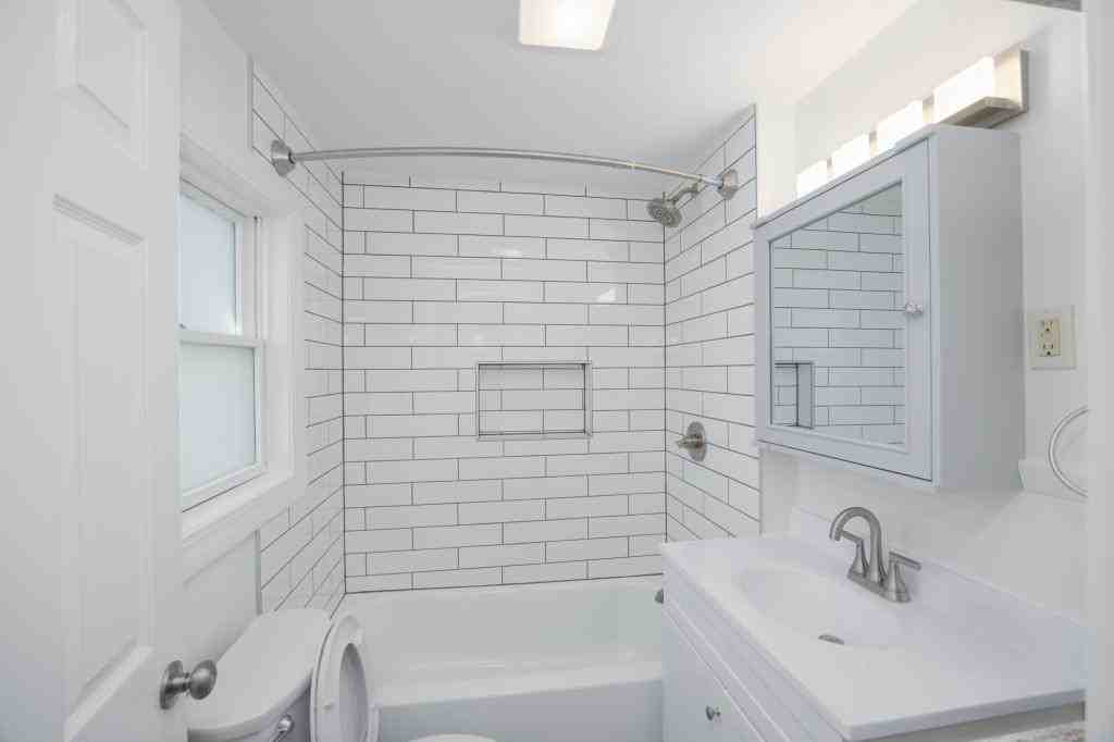 8508 Eby Ave - Photo 4 of 21