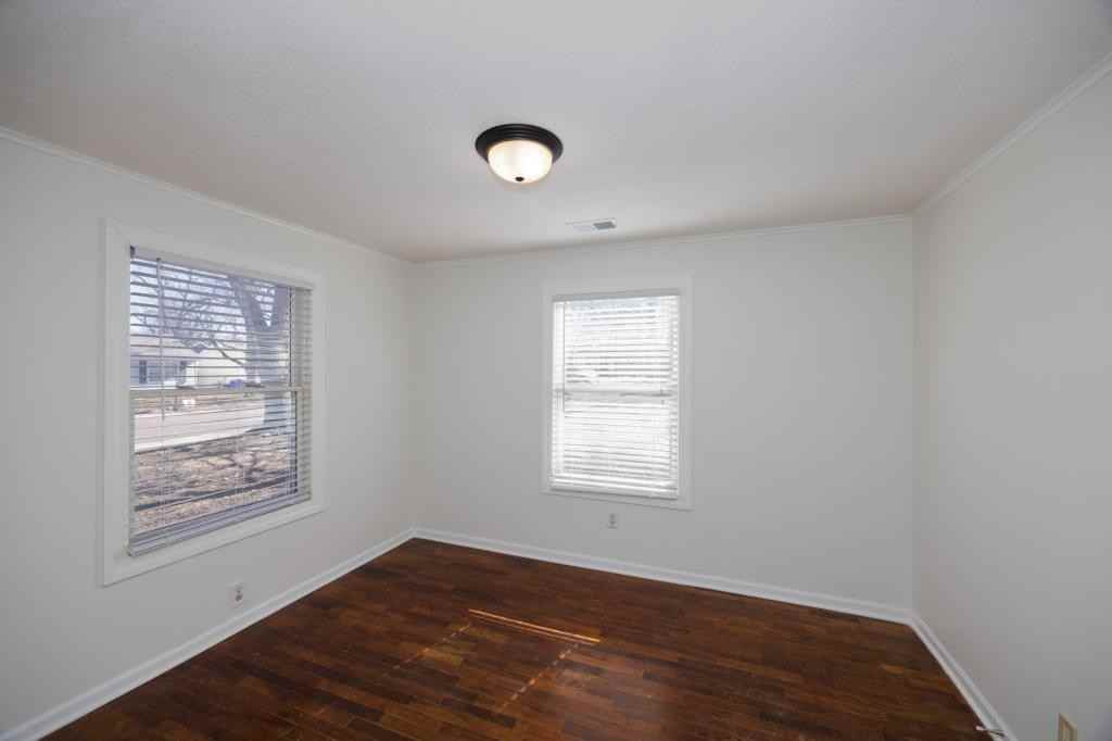 8508 Eby Ave - Photo 7 of 21