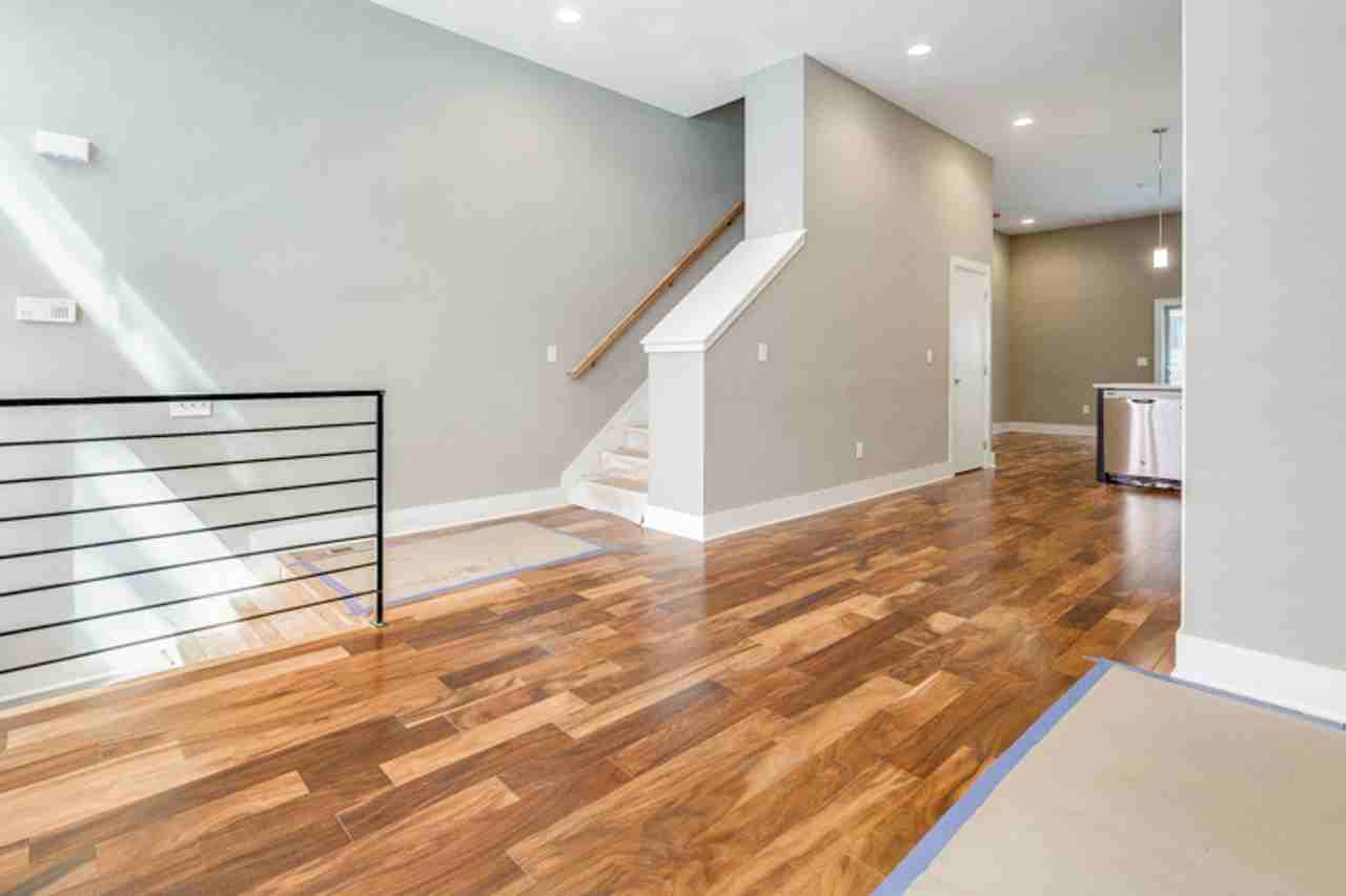 7 S Bank St - Photo 2 of 25