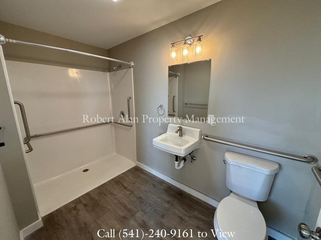 2601 Sw Hailey Ave ##103 - Photo 3 of 10