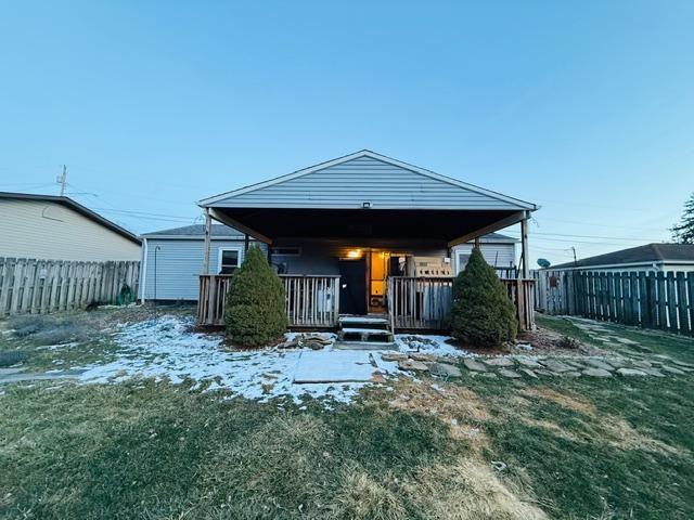 572 Crestwood Dr - Photo 2 of 10