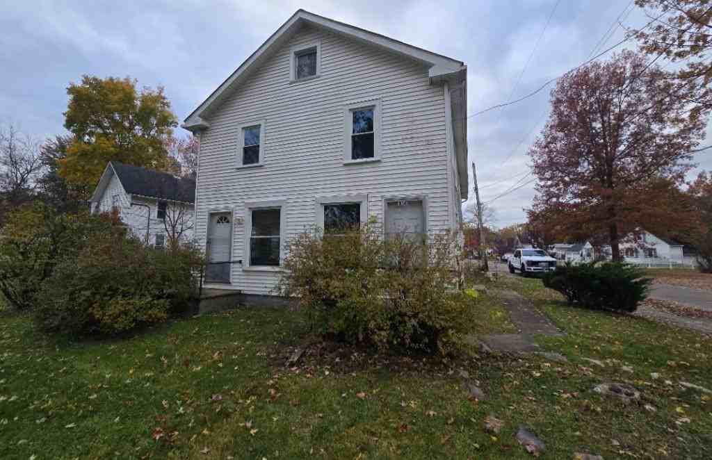 1601 Grafton Rd - Photo 4 of 10