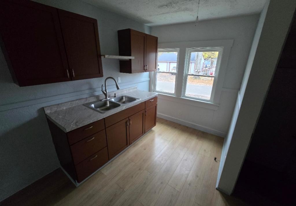 1601 Grafton Rd - Photo 5 of 10