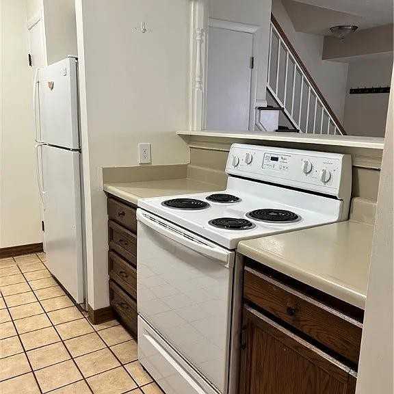 140 Ivy Hill Ln - Photo 4 of 13