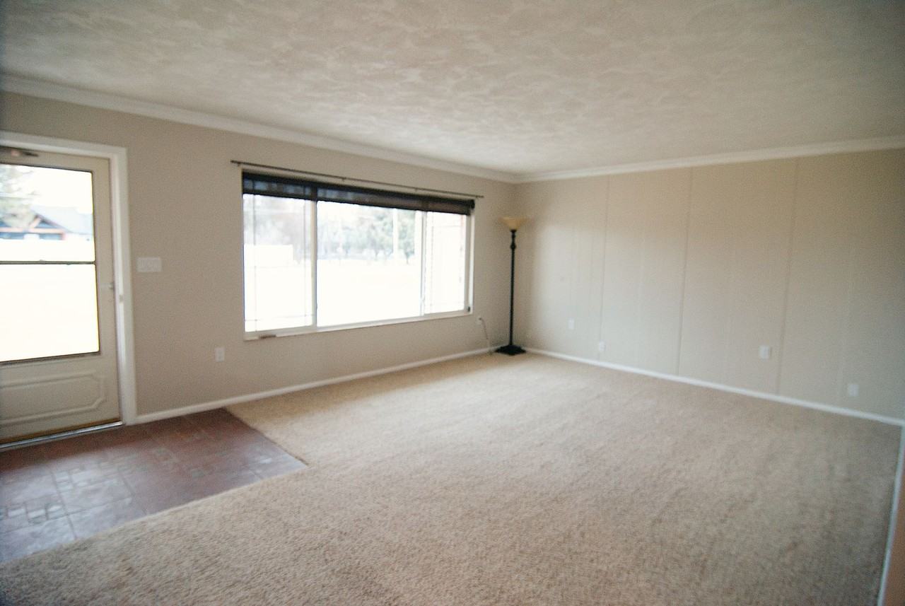 147 N 3900 E - Photo 3 of 23