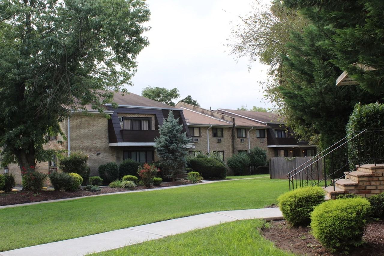 1106 Park Ave - Photo 2 of 11