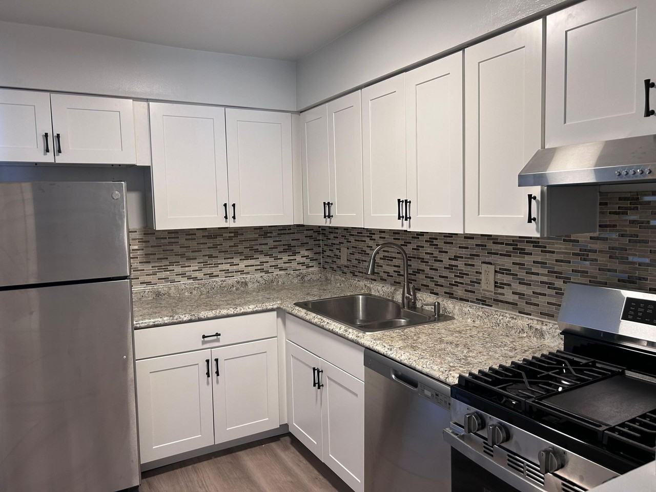 1106 Park Ave - Photo 4 of 11