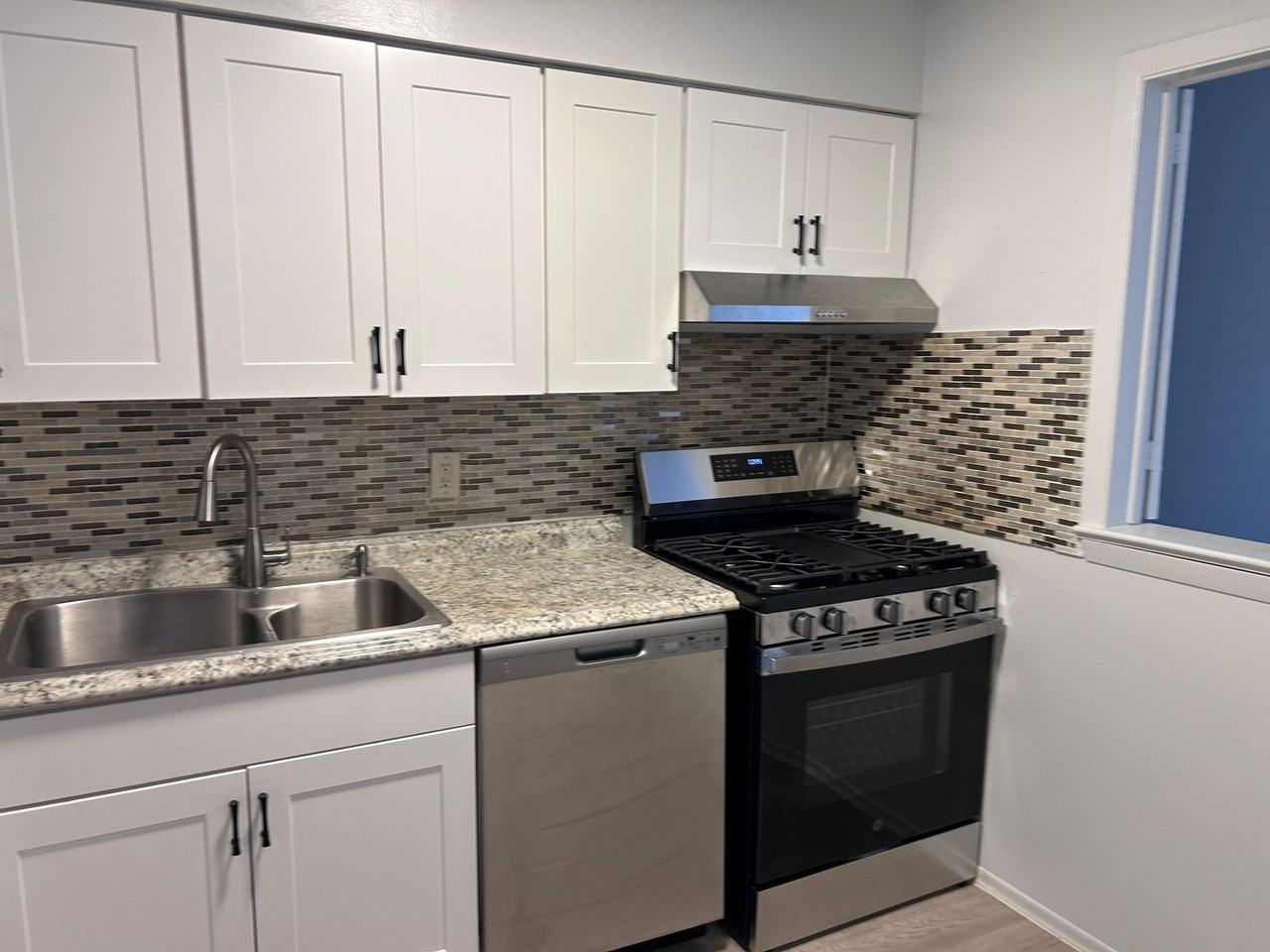 1106 Park Ave - Photo 6 of 11