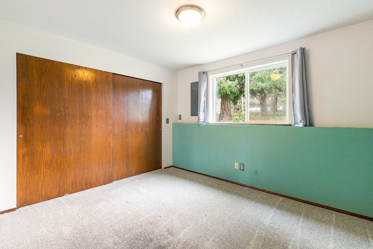 197 Bay Lyn Dr - Photo 4 of 10