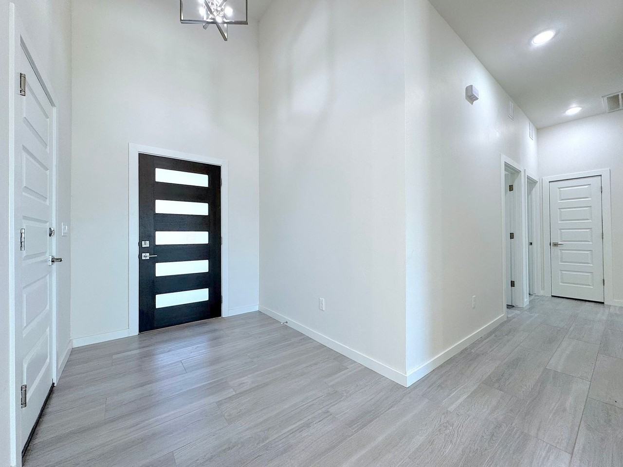 12028 Iron Hollow St - Photo 3 of 32