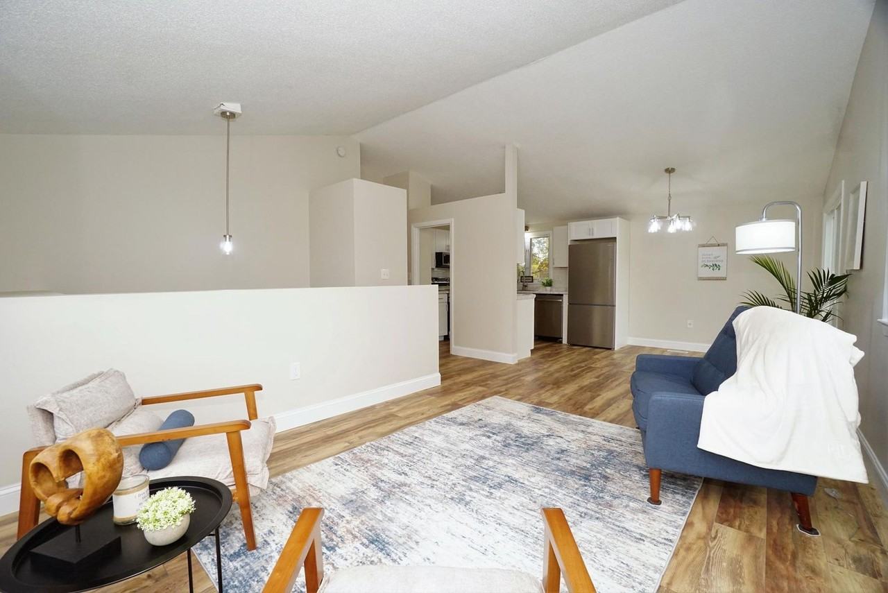 42 Woodfield St - Photo 5 of 50