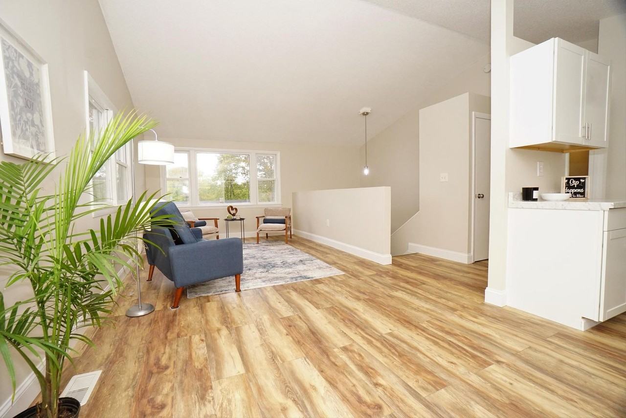 42 Woodfield St - Photo 6 of 50