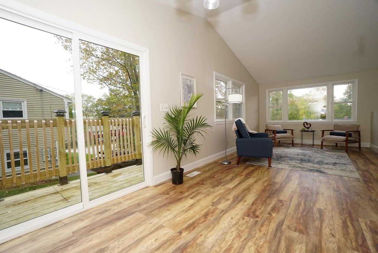 42 Woodfield St - Photo 7 of 50