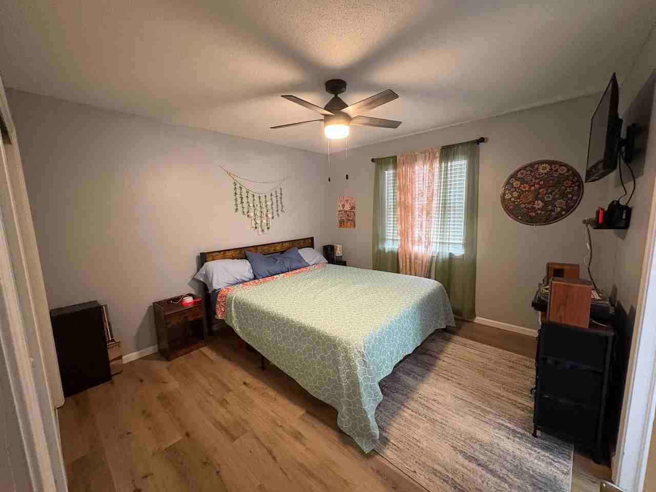 111 N Florene St - Photo 5 of 10