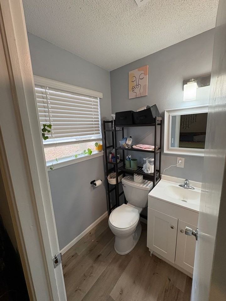 111 N Florene St - Photo 6 of 10