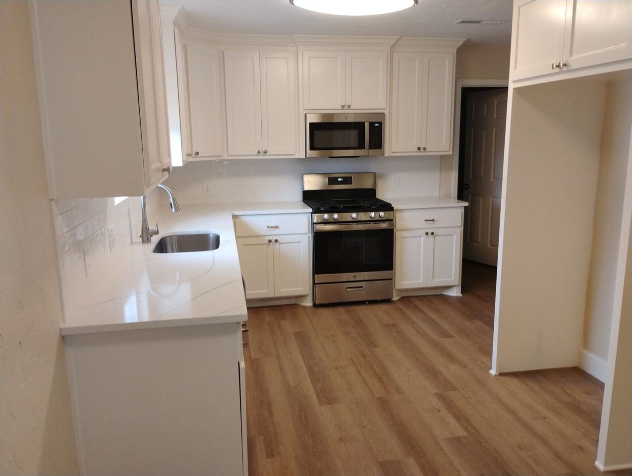 1407 Miami Dr - Photo 2 of 12