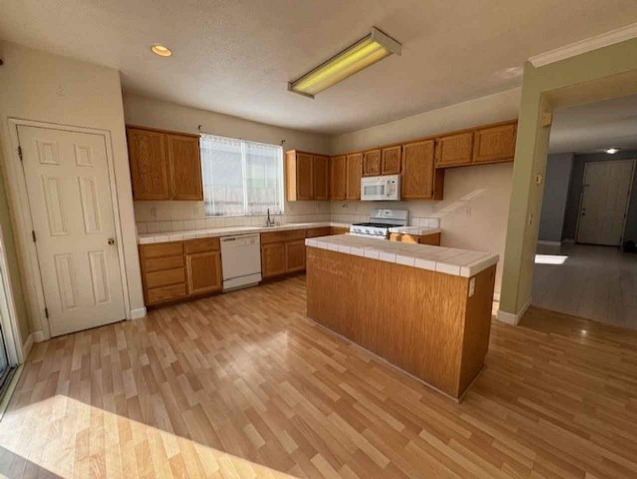 2371 Stone River Ct - Photo 4 of 21