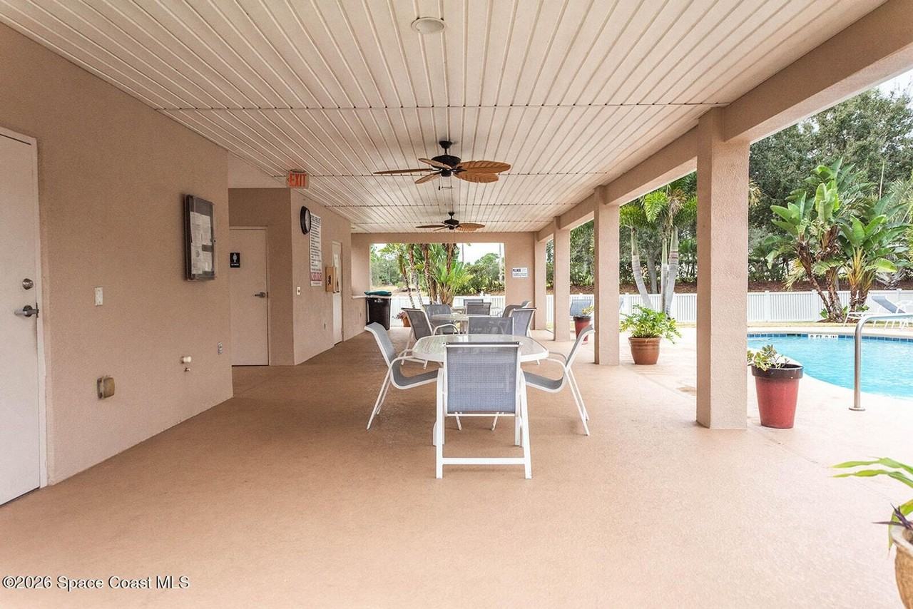 1921 Muirfield Way Se - Photo 4 of 50