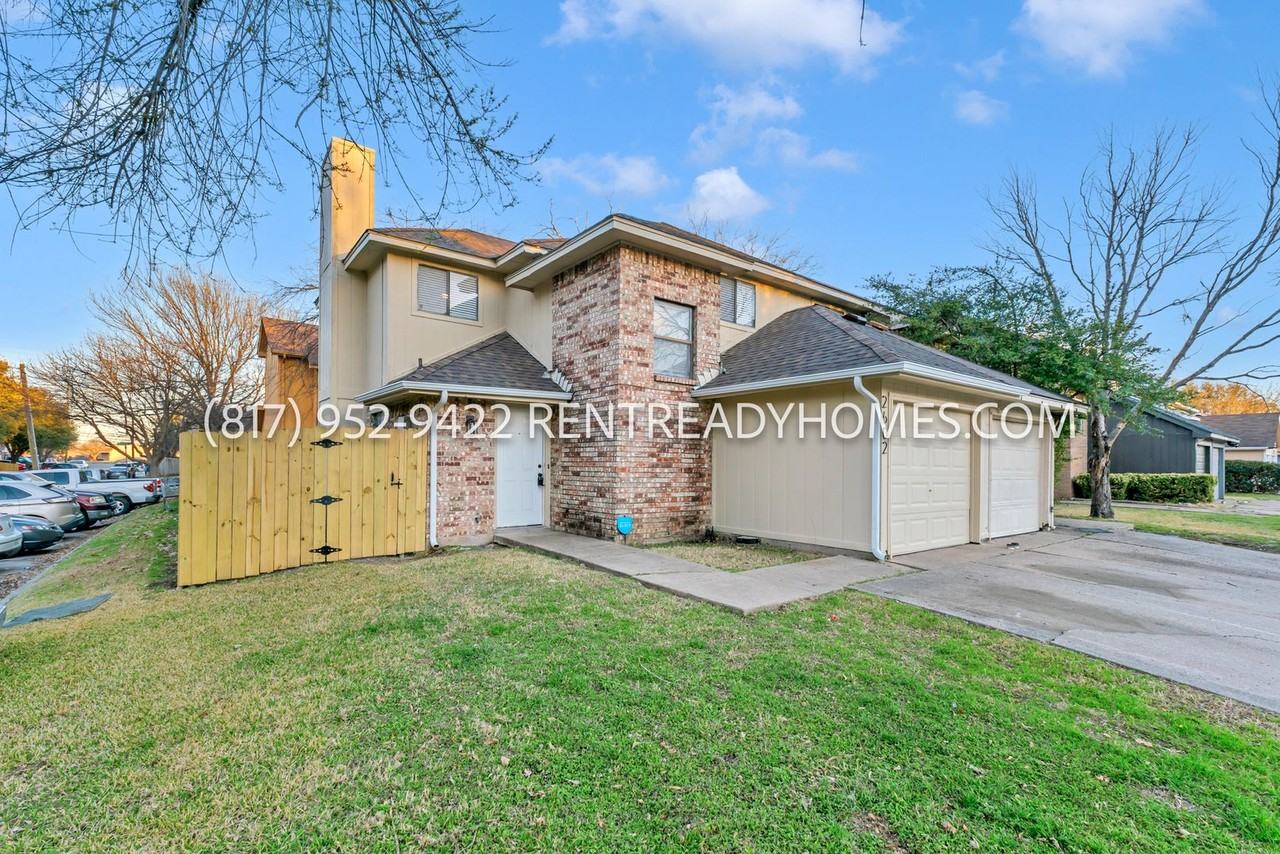 2602 Pinta Cir - Photo 2 of 20