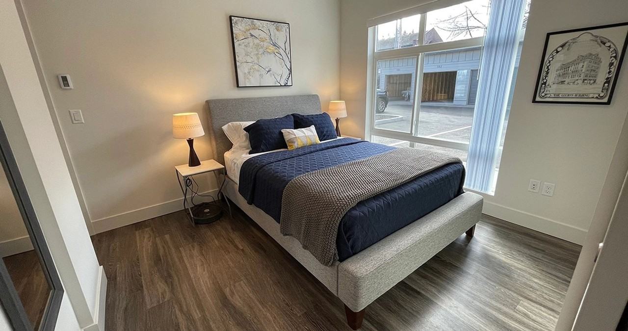 Thirty First Place Apartments - Photo 6 of 9