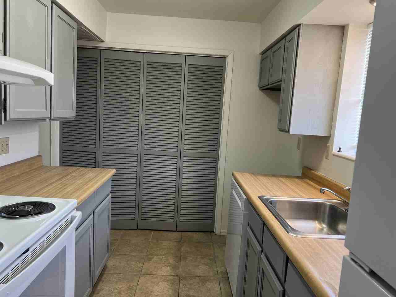 307 N 1st St - Photo 4 of 30