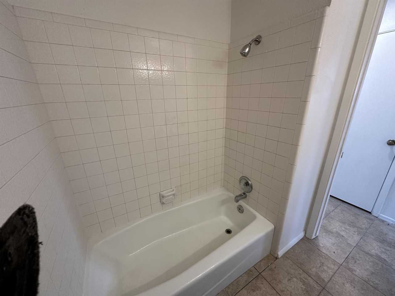 307 N 1st St - Photo 3 of 30