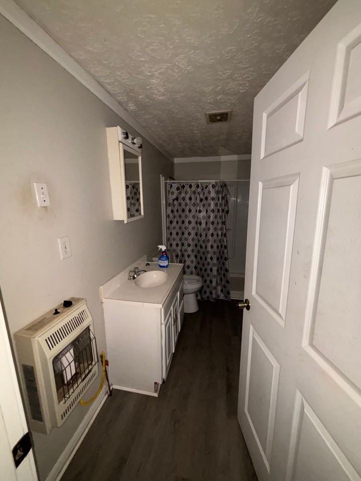 13700 Castelin Ave - Photo 3 of 10