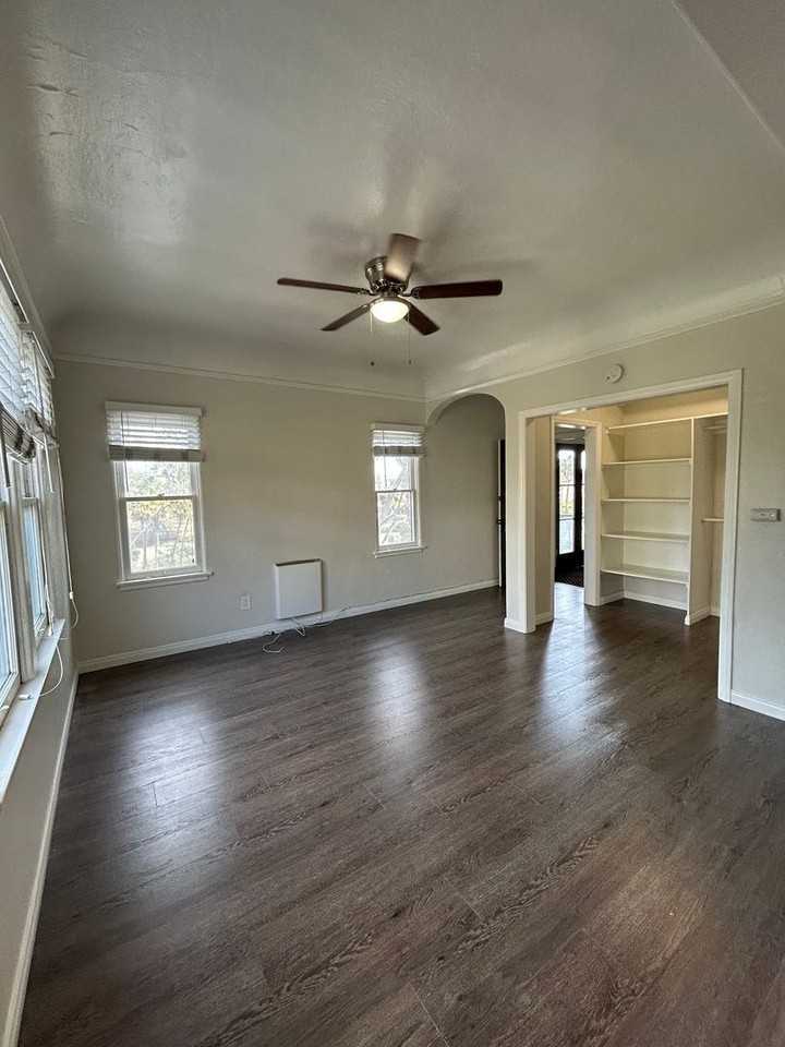 942 Beech Street - Photo 2 of 25