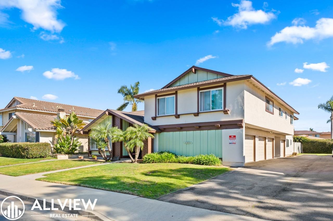 17972 Baron Circle - Photo 3 of 50