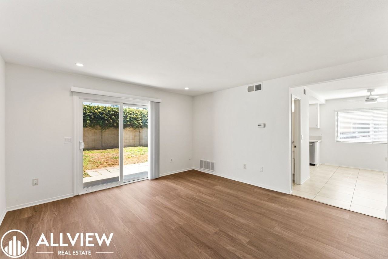 17972 Baron Circle - Photo 6 of 50