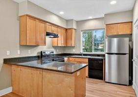 featured image of 17218 Ne Glisan St