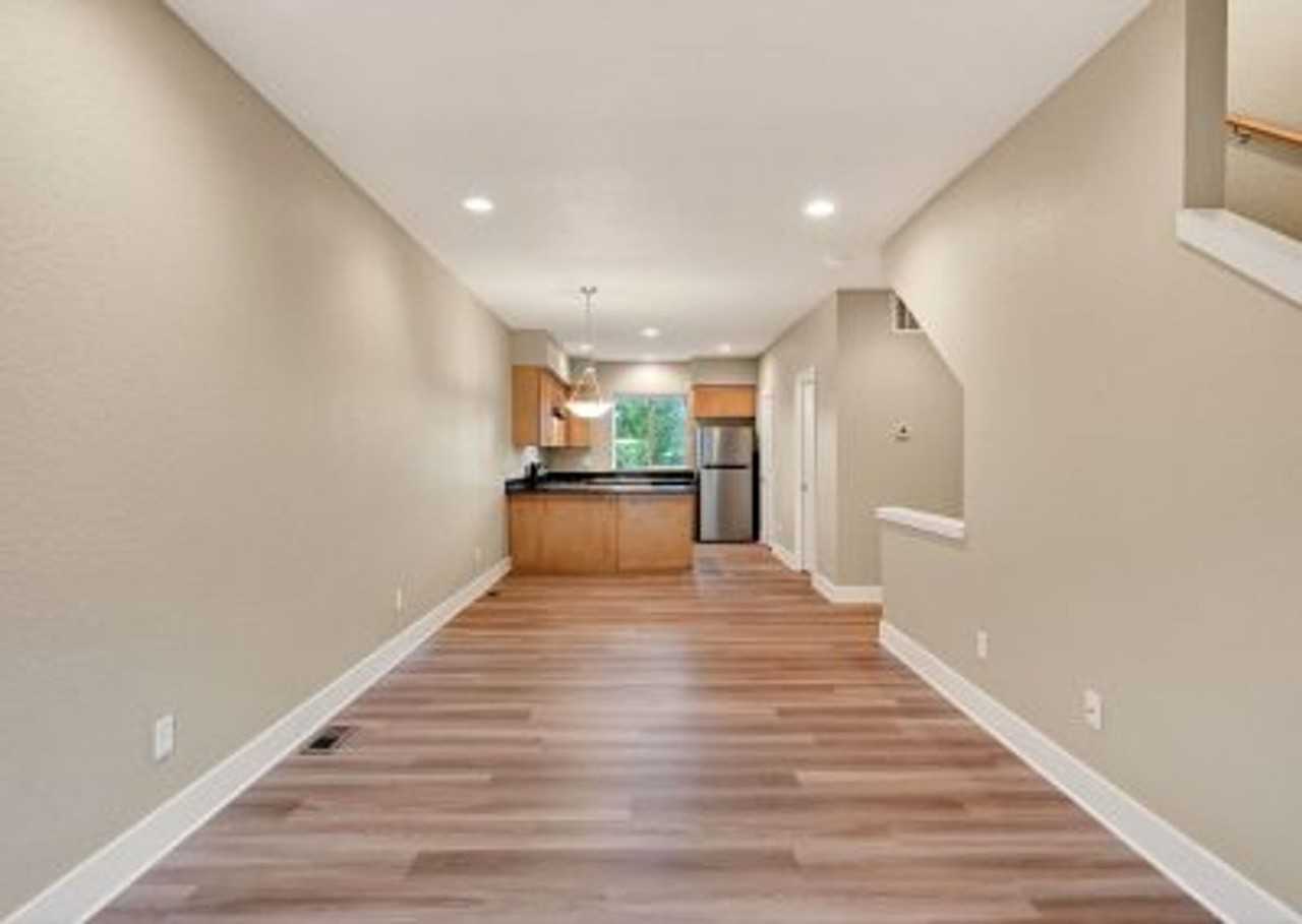 17218 Ne Glisan Street - Photo 3 of 15