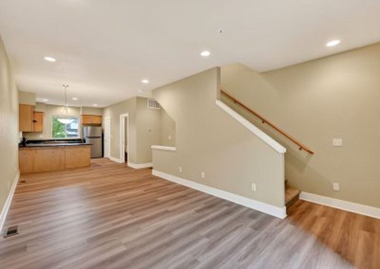 17218 Ne Glisan Street - Photo 4 of 15