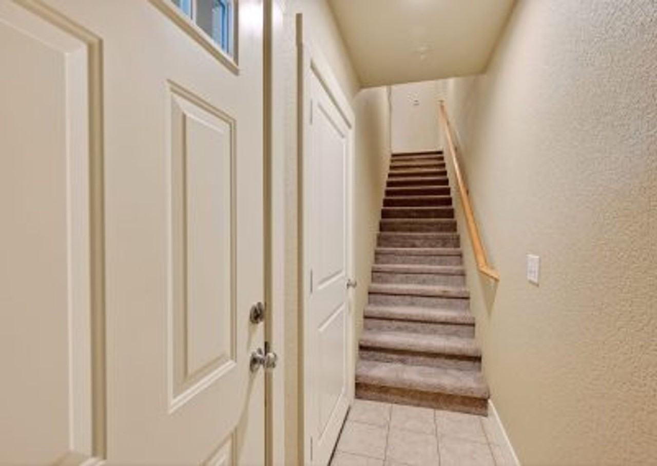 17218 Ne Glisan Street - Photo 5 of 15